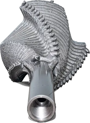 Kanatlı sıkıştırma (compaction) reamer — ön görünüm
